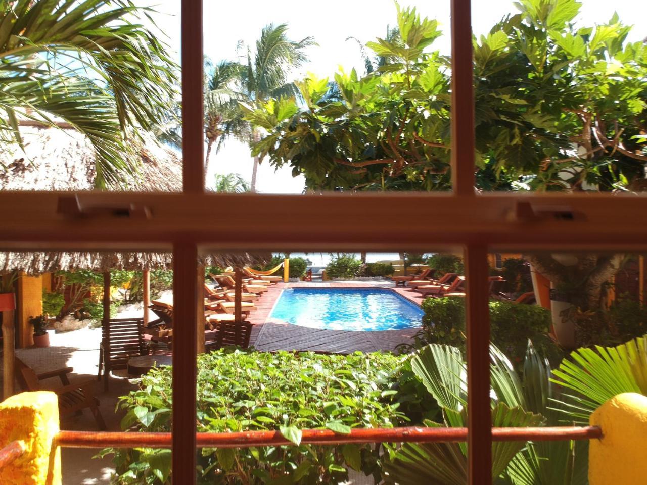 Seaside Cabanas Hotel Caye Corker 外观 照片