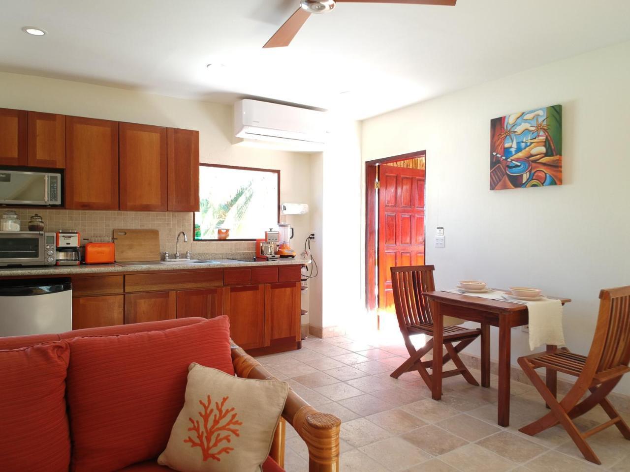 Seaside Cabanas Hotel Caye Corker 外观 照片