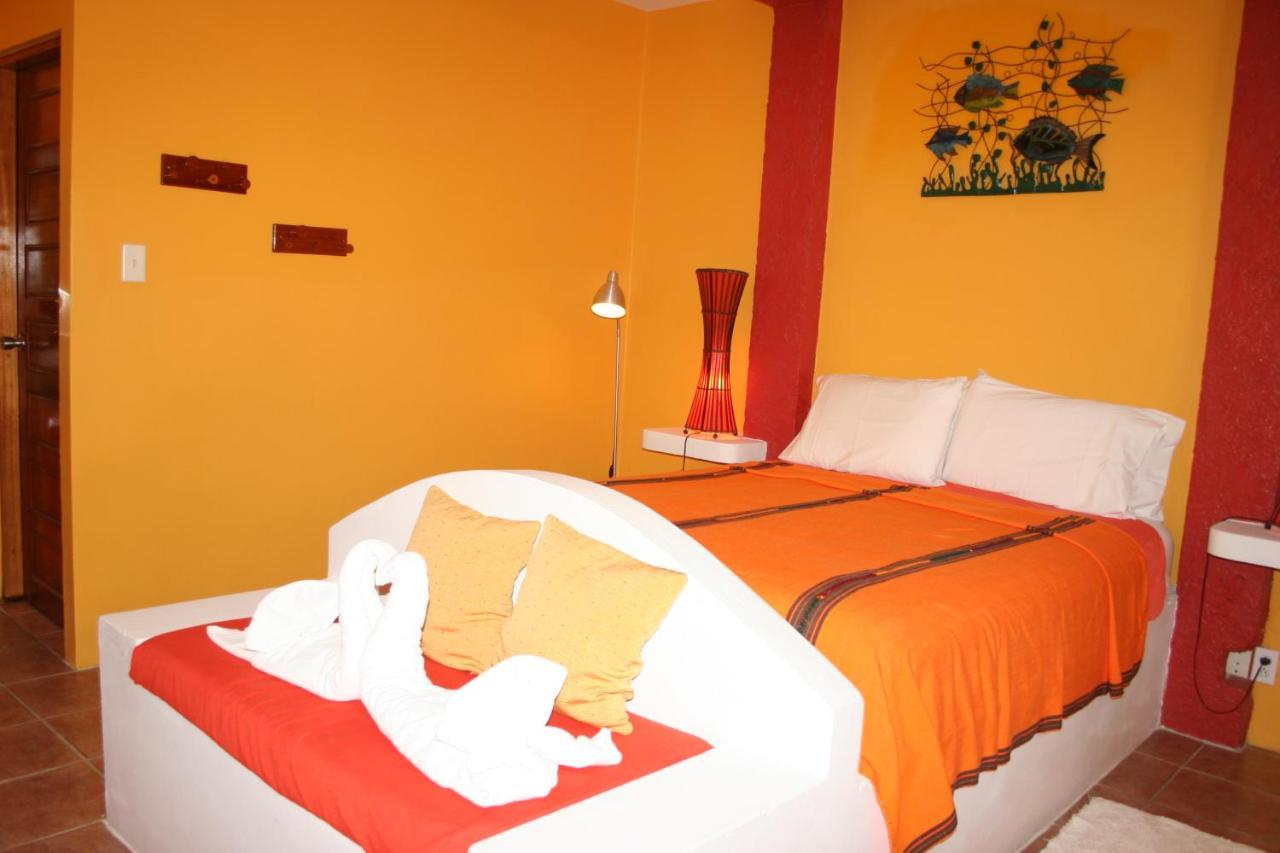 Seaside Cabanas Hotel Caye Corker 外观 照片