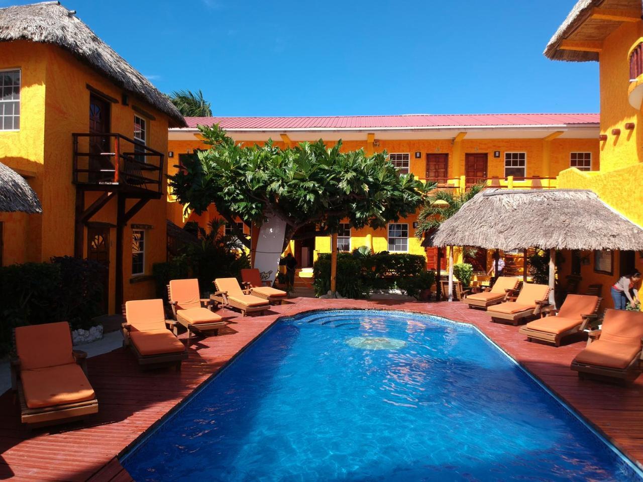 Seaside Cabanas Hotel Caye Corker 外观 照片