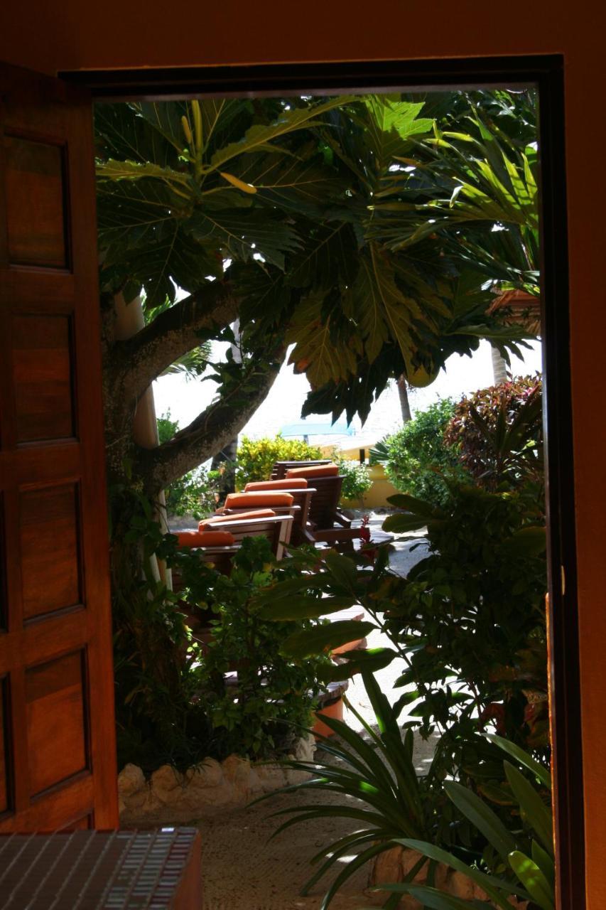 Seaside Cabanas Hotel Caye Corker 外观 照片